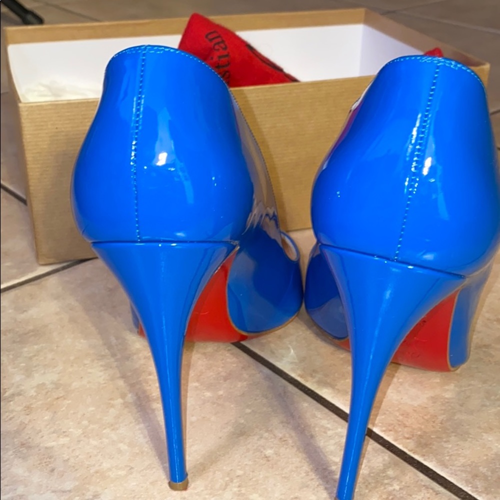 Pigalle Follies 100 Patent